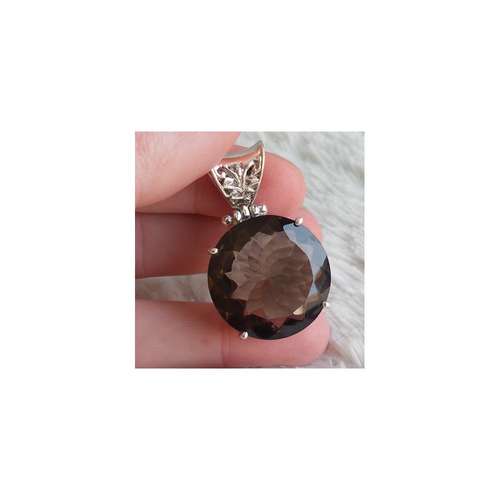 Zilveren hanger gezet met ronde facet Smokey Topaas 