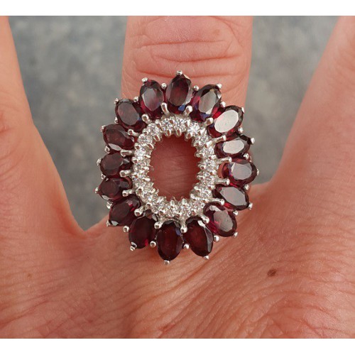 Zilveren ring gezet met Rhodoliet Granaat en Zirkonia 17.7 mm
