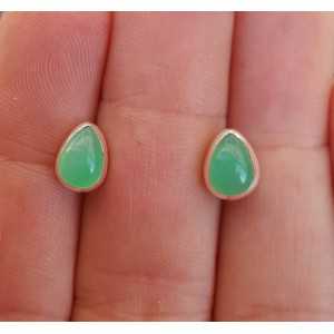 Silver oorknoppen set with oval Chrysoprase