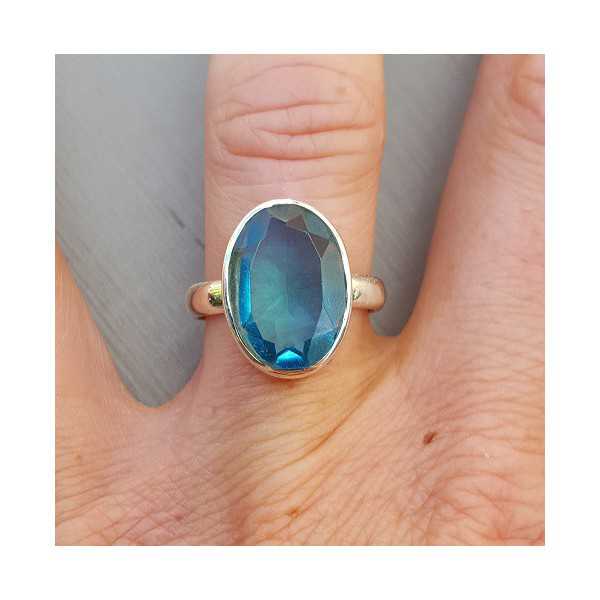 Zilveren ring gezet met ovale blauw Topaas 17 of 18.5 mm