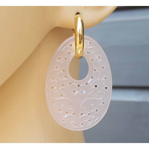 Creolen met ovale filligree / uitgesneden hanger van licht roze Agaat