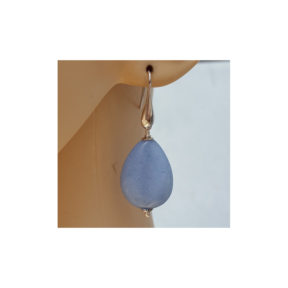 Oorbellen met gladde licht blauwe Jade briolet