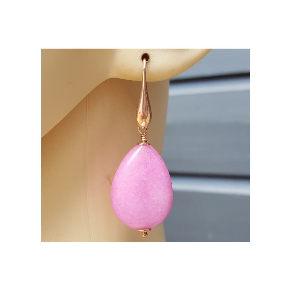 Oorbellen met gladde licht roze Jade briolet