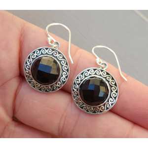 Silver earrings with round facet Onyx