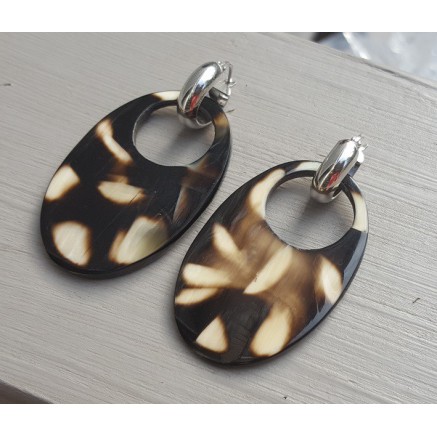 Zilveren creolen met Buffelhoorn druppel Poema