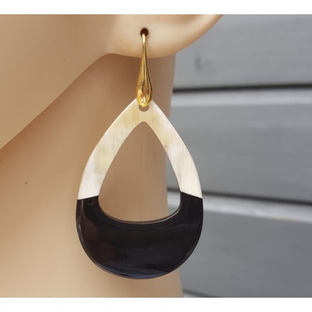 Oorbellen met open druppel van Buffelhoorn half zwart half blank