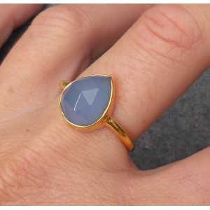 Vergoldet ring mit oval facettierten blauen Chalcedon 18 mm