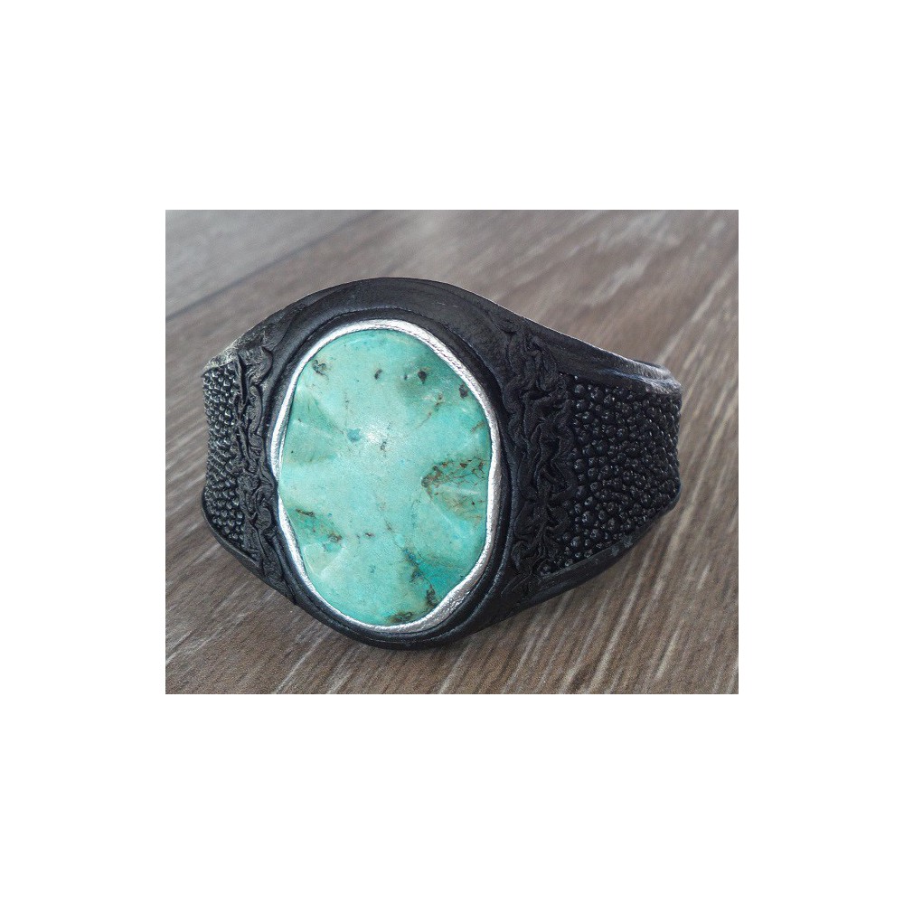Armband van Roggenleer en gezet met Turkoois Howliet
