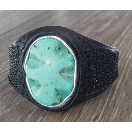 Armband van Roggenleer en gezet met Turkoois Howliet