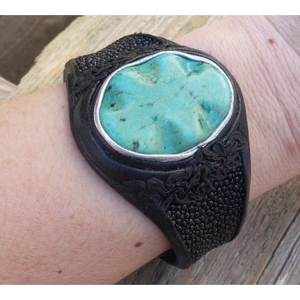 Armband van Roggenleer en gezet met Turkoois Howliet