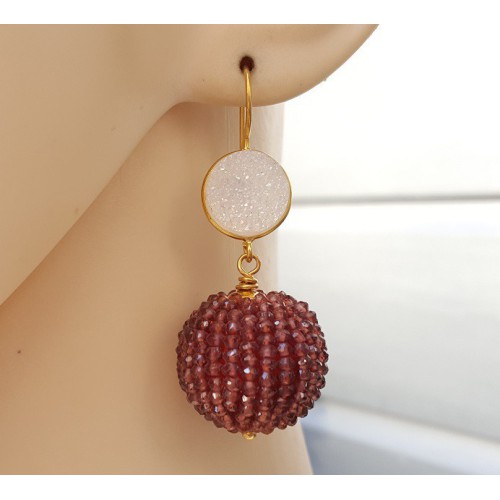 Goud vergulde oorbellen grote bol van Granaat en druzy Agaat