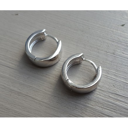 Zilveren klap creolen