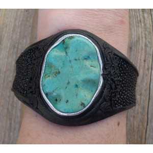 Bracelet of Roggenleer and set with Turquoise Howliet