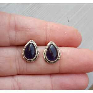 Silver oorknoppen with drop-shaped cabochon Amethyst