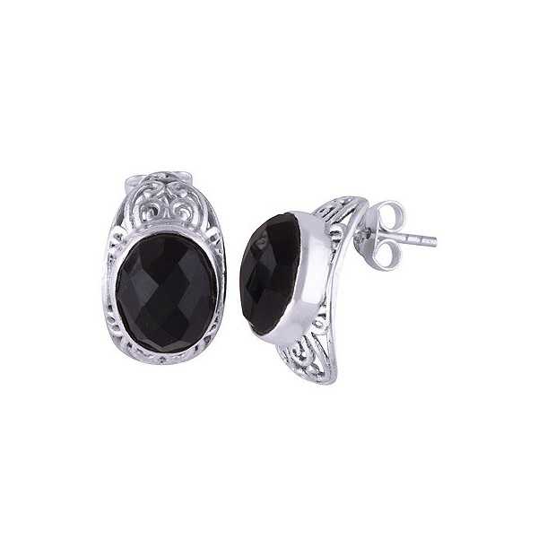 Silver oorknoppen set with oval black Onyx