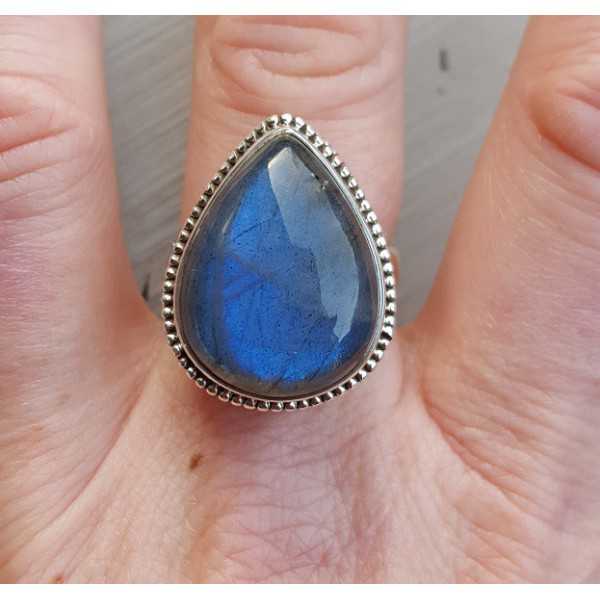 Silver ring with Labradorite and carved head 19