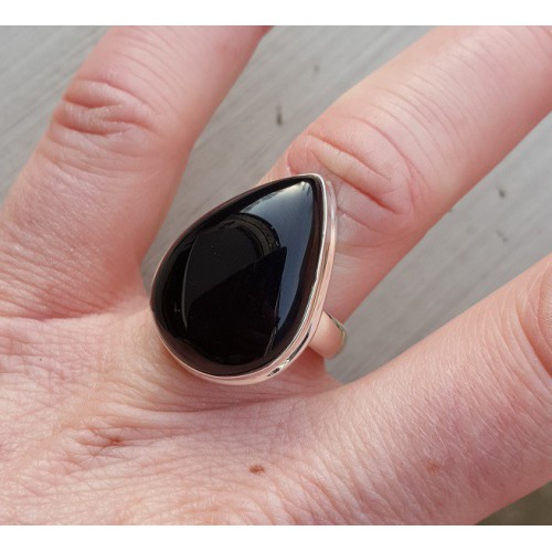 Zilveren ring met druppelvormige Onyx 17.5 mm