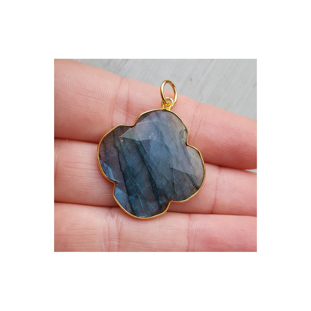 Gold-plated pendant with clover of facet Labradorite