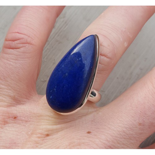 Zilveren ring met smalle druppelvormige Lapis Lazuli 17 mm
