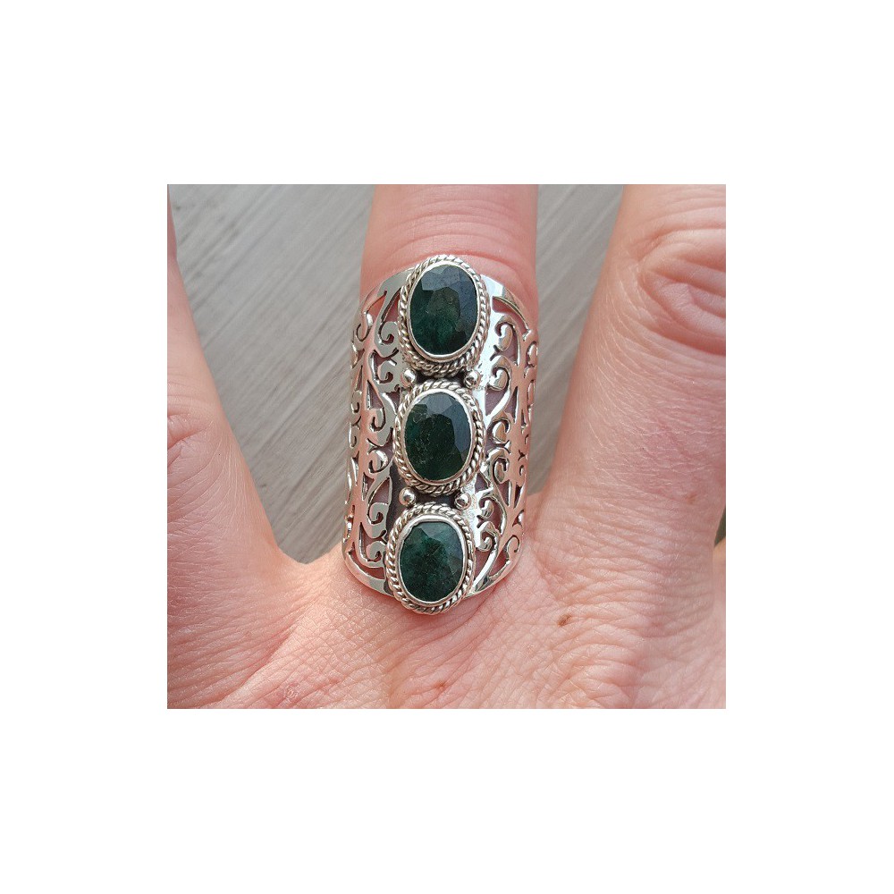 Silver ring set with Emerald 17.5