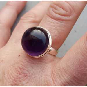 Zilveren ring ronde cabochon geslepen Amethist 18 mm