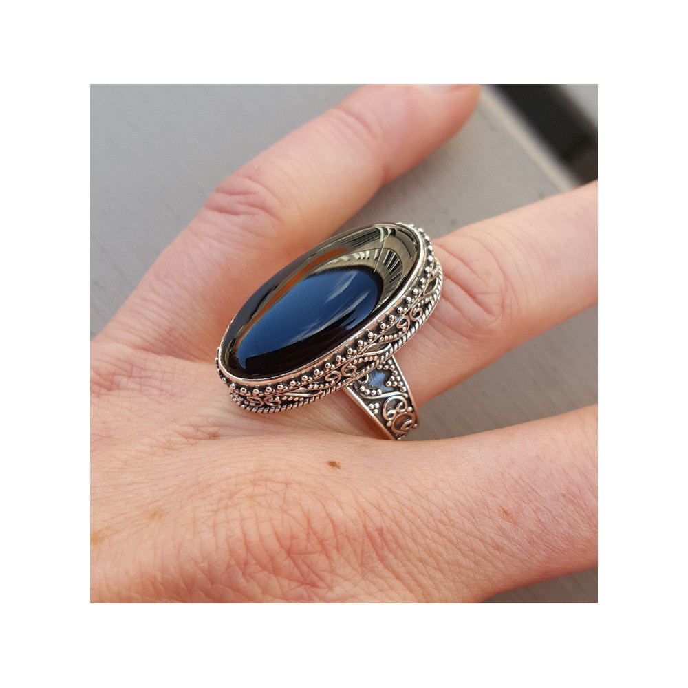 Silber ring mit ovalen Onyx in Einstellung Bearbeitung von 17,5 mm