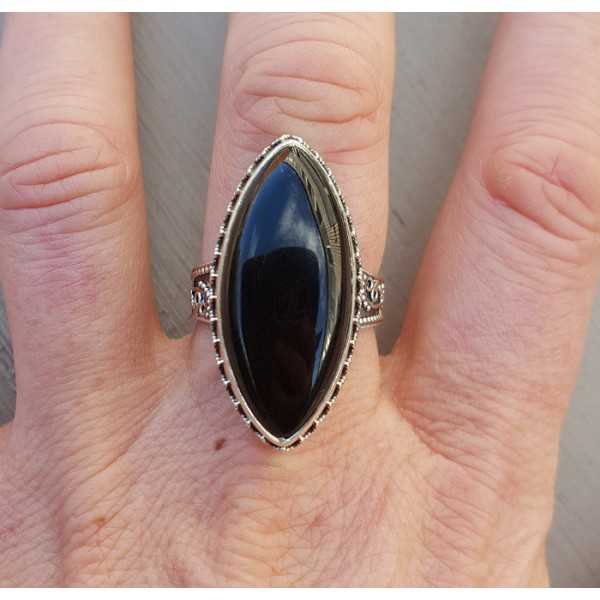 Zilveren ring met marquise Onyx in bewerkte setting 19