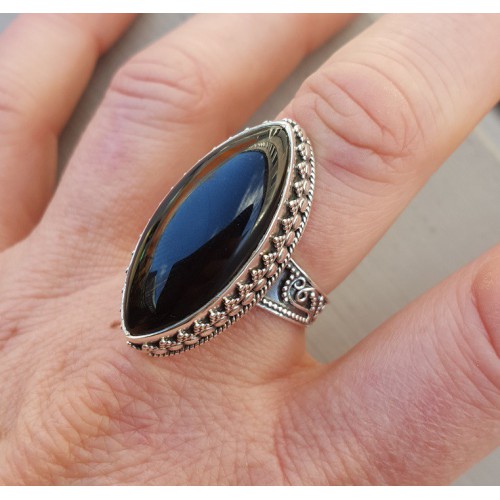 Zilveren ring met marquise Onyx in bewerkte setting 19