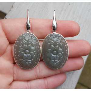 Zilveren oorbellen met ovale uitgesneden grijze Chalcedoon