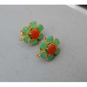 Gold plated oorknoppen with green and orange Chalcedony