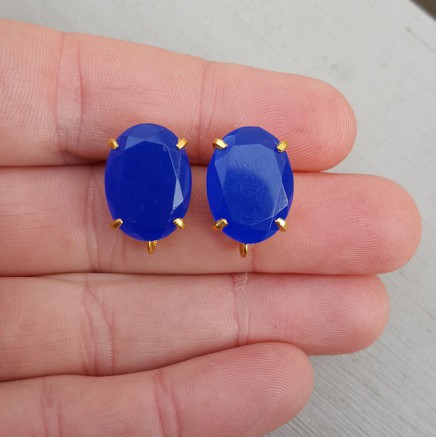 Vergulde oorknoppen gezet met kobalt blauwe Chalcedoon