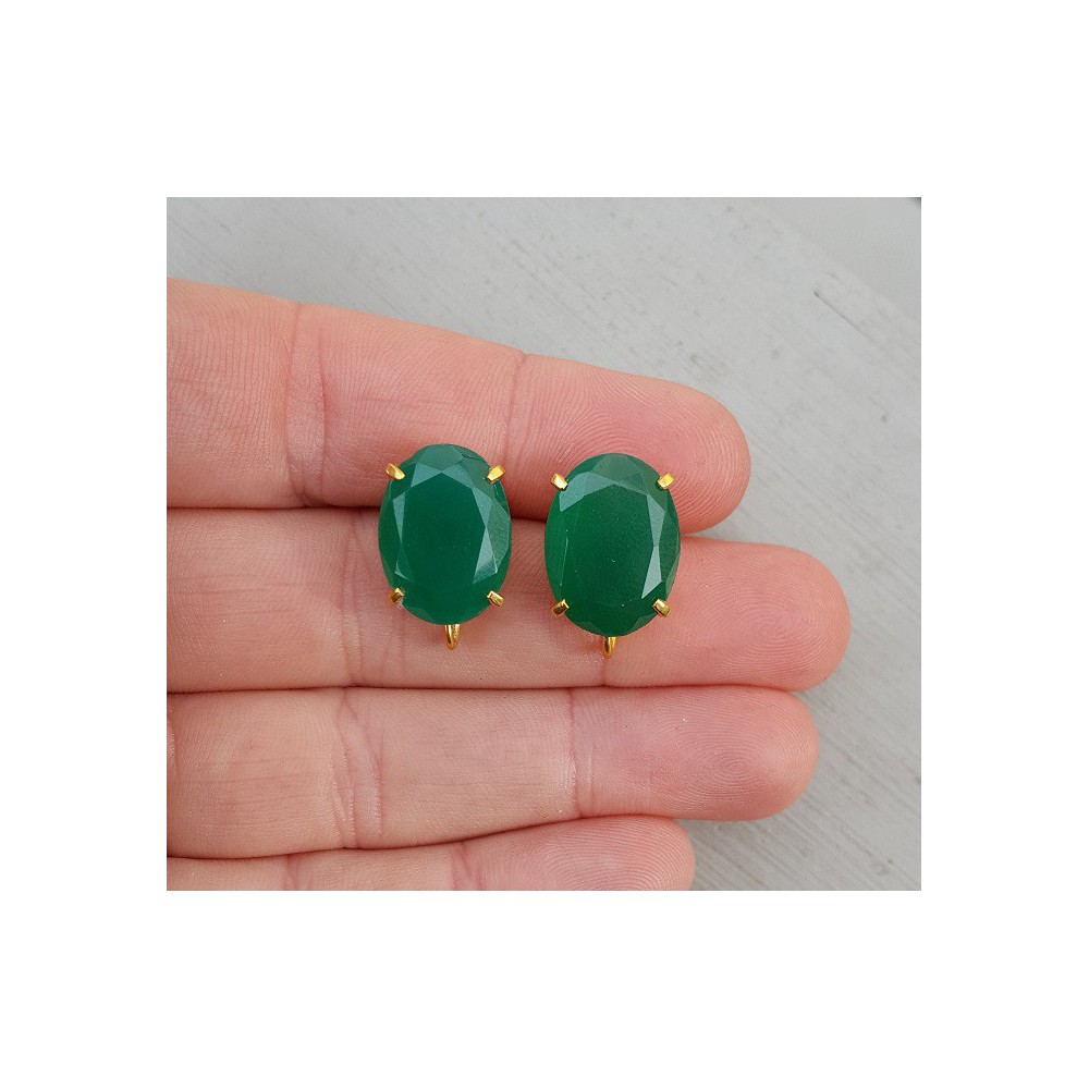 Vergulde oorknoppen gezet met groene Onyx