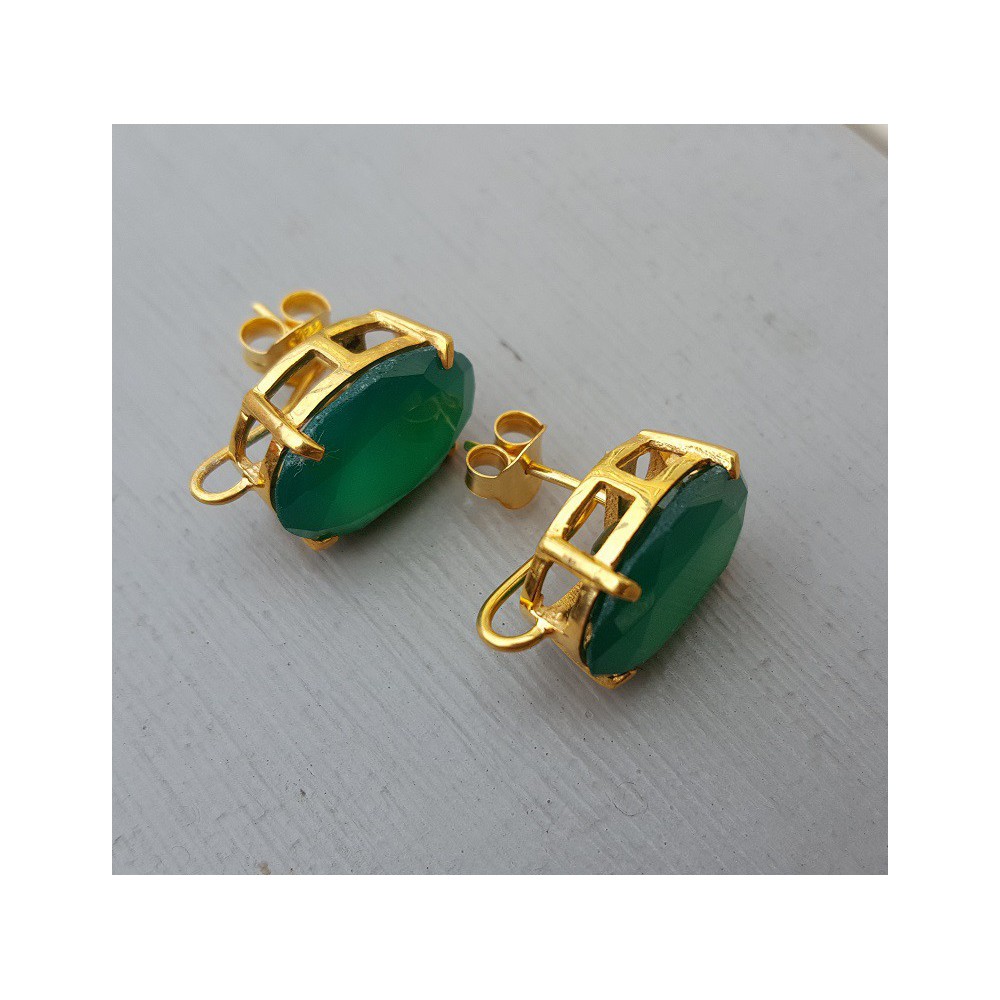 Vergulde oorknoppen gezet met groene Onyx