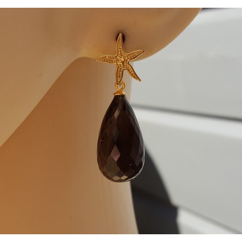 Vergulde oorbellen met smalle Smokey Topaas briolet