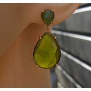 Gold plated earrings with two teardrop green Kattenogen