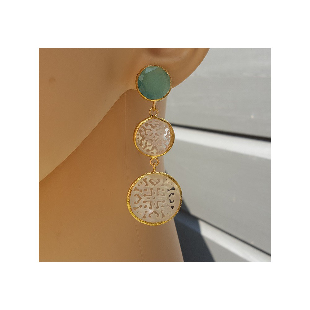 Gold plated earrings with cat's eye and carved mother-of-Pearl