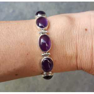 Silver bracelet with oval Amethisten and lock