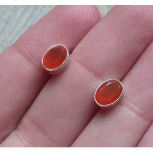 Silver oorknoppen set with faceted Carnelian 