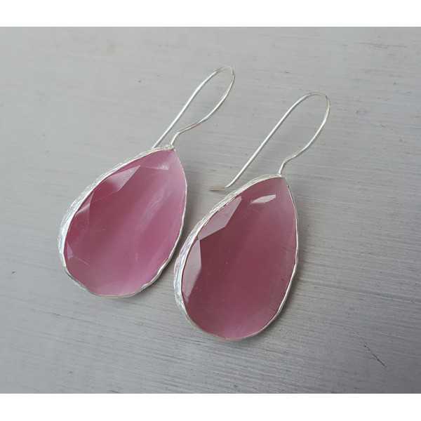 Zilveren oorbellen met brede druppelvormige roze Kattenoog