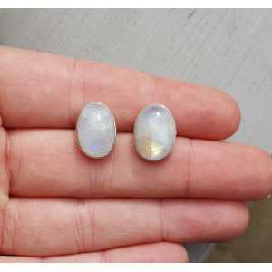 Silver gemstone oorknoppen with cabochon Moonstone