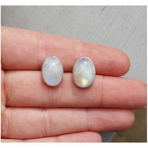 Silver gemstone oorknoppen with cabochon Moonstone