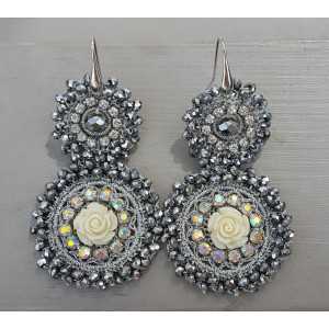 Earrings with pendant in silver crystals and flower 