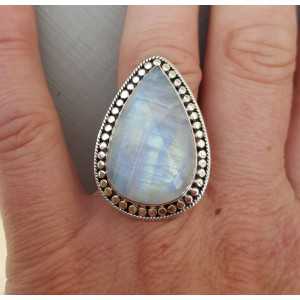 Zilveren ring gezet met druppelvormige Maansteen verstelbaar