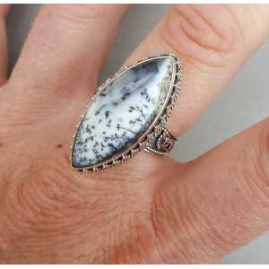 Zilveren ring met marquise Dendriet Opaal in bewerkte setting 18.5