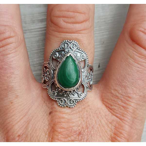 Silver ring set with Malachite and carved head 18