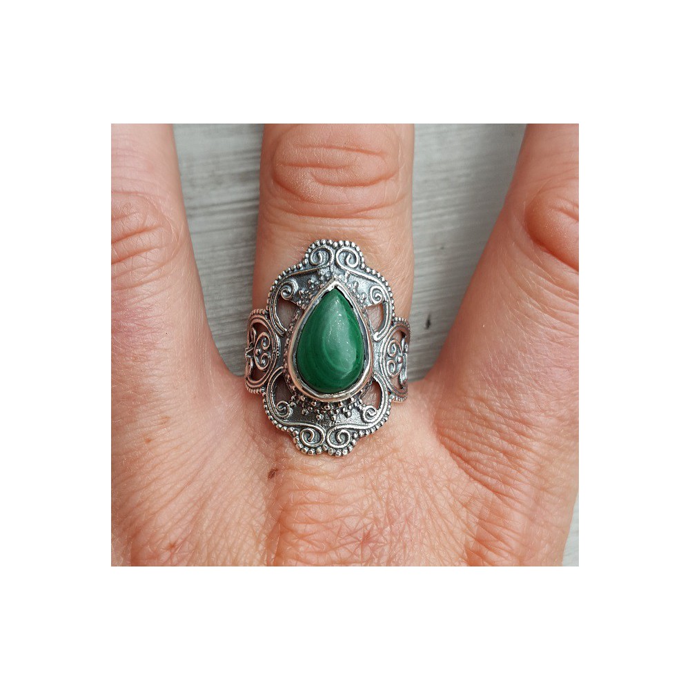 Silver ring set with Malachite and carved head 18