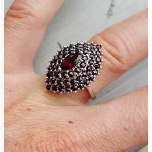 Zilveren ring met marquise en ronde Granaten 17 mm