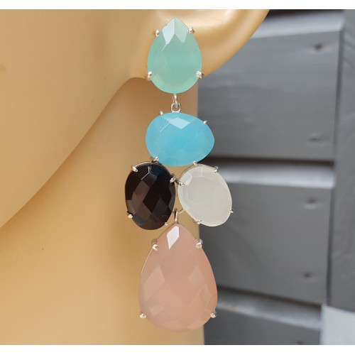 Zilveren oorbellen met zwarte Onyx en Chalcedoon