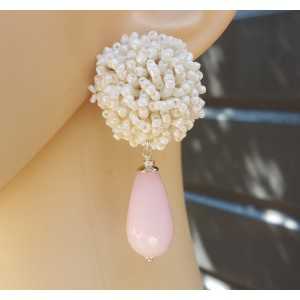 Earrings oorknoppen of white beads and pink Jade briolet 
