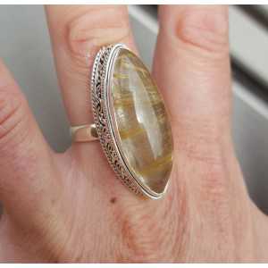 Zilveren ring met marquise gouden Rutielkwarts en bewerkte kop 17.7